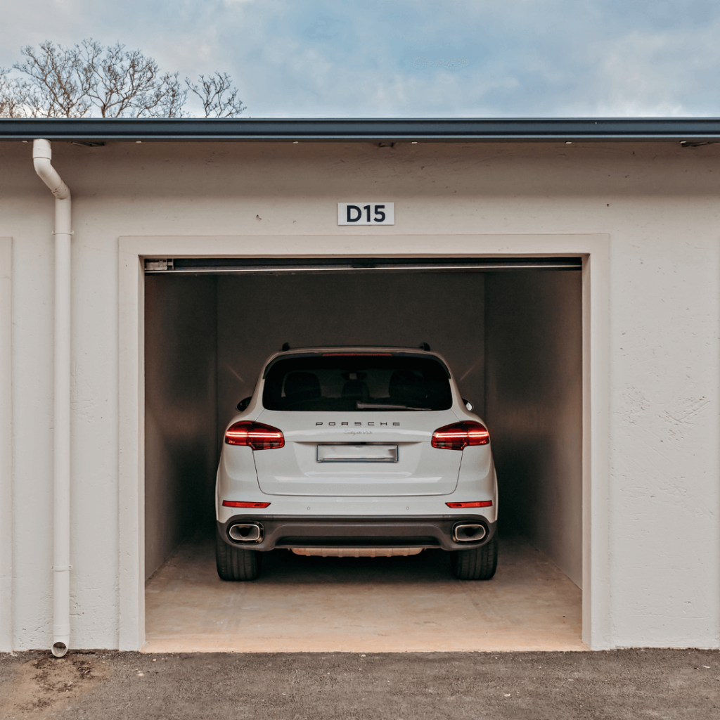 101 Storage Hillcrest Single Storage garage